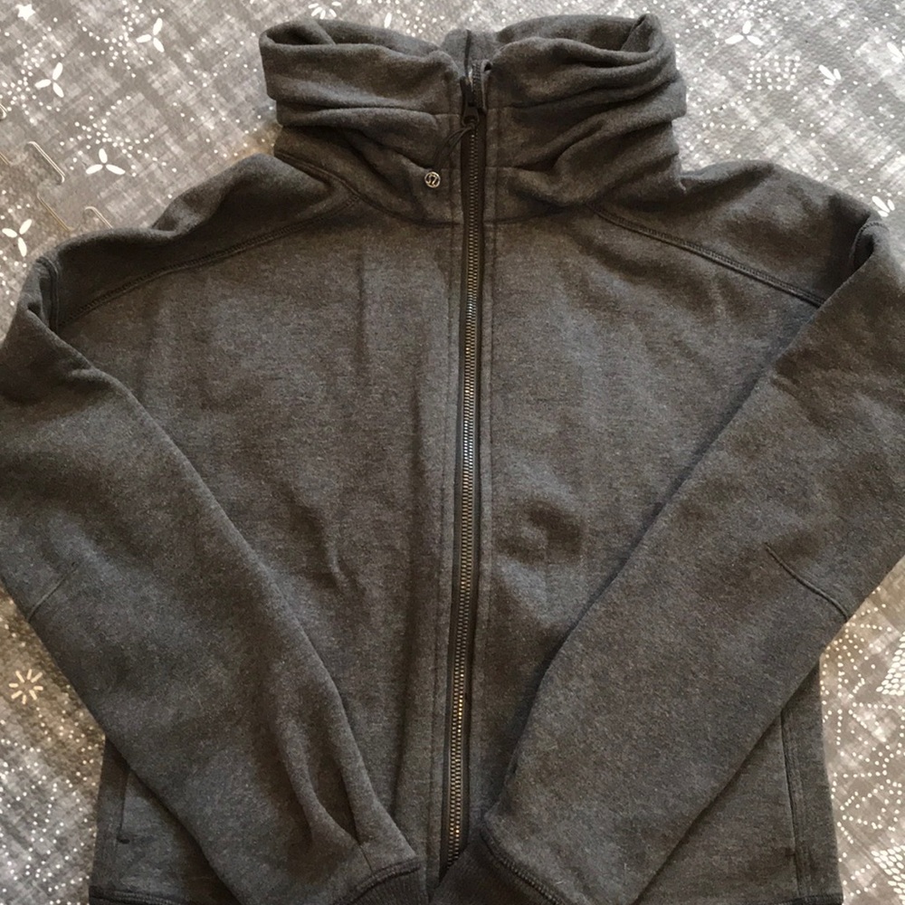Lululemon gray zip up 4